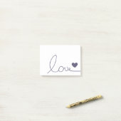 Paarse hartliefde post-it® notes (Op bureau)