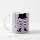 Paarse heksenpoten en spinnen met naam Halloween Koffiemok (Links)