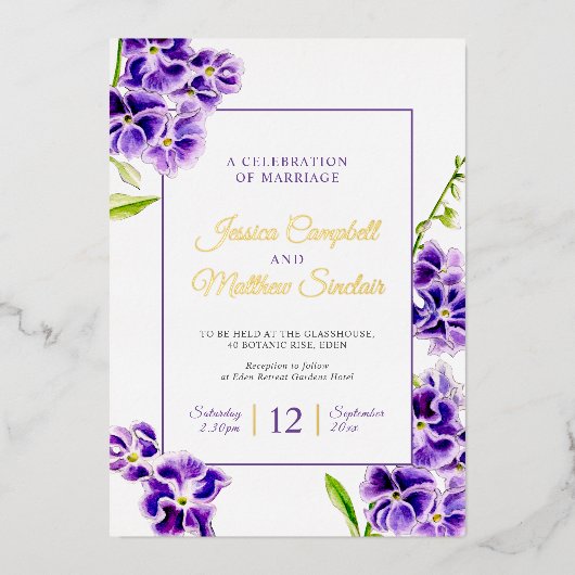 Paarse hemelbloem en gouden zomerbruiloft folie uitnodiging (Voorkant)