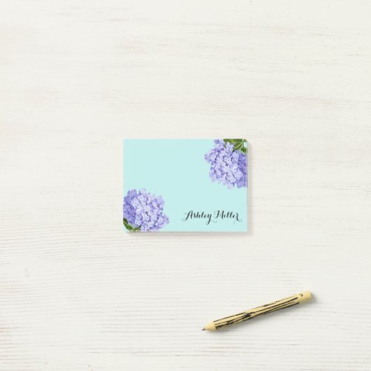 Paarse Hortensia Monogram Post-It Notes (Op bureau)