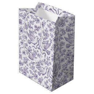 Paarse huwelijksduiven met linten en bloemen medium cadeauzakje