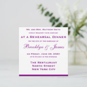 Paarse huwelijksrepetitie diner uitnodigingen met  (Staand voorkant)