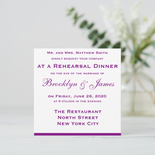 Paarse huwelijksrepetitie diner uitnodigingen met  (Staand voorkant)