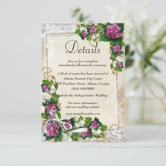 Paarse hydrangea en nadere informatie over het wie informatiekaartje (Staand voorkant)