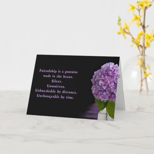 paarse hydrangea in fles voor vriendschap kaart (Gele Bloem)