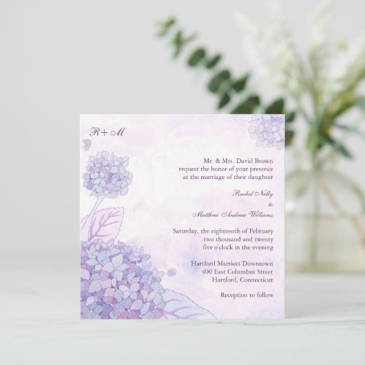 Paarse hydrangeas Monogram Weddenschap Kaart (Staand voorkant)