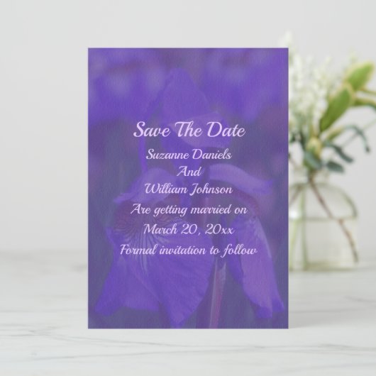 Paarse iris bloem bruiloft save the date (Staand voorkant)