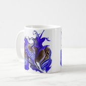 Paarse iris bloem wervelt koffiemok (Voorkant links)