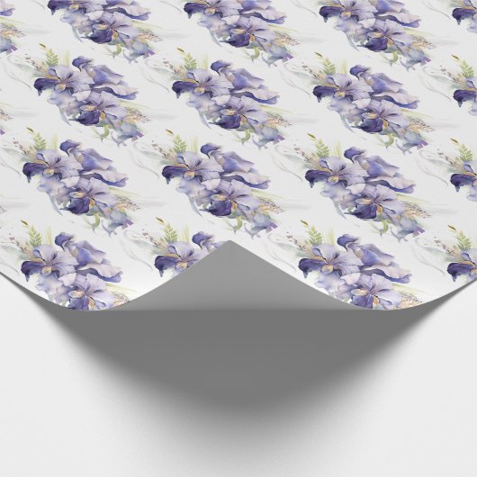 Paarse iris boeket op wit cadeaupapier (Hoek)