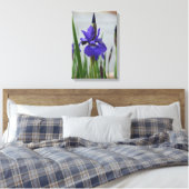 Paarse Iris Botanische Fotografische Bloemstukken Canvas Afdruk (Insitu (Slaapkamer))
