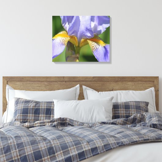 Paarse Iris Floralfotografie Canvas Afdruk (Insitu (Slaapkamer))