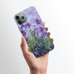 Paarse Iris Flowers Claude Monet Case-Mate iPhone Case<br><div class="desc">Een iPhone 11 Pro Max Hoesje met het fijne kunstimpressionistische schilderij Lila Irises van Claude Monet van 1914 tot 1917 van levendige paarse iris in een weide.</div>