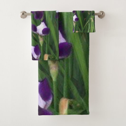 Paarse Iris Garden Bad Handdoek (Insitu)