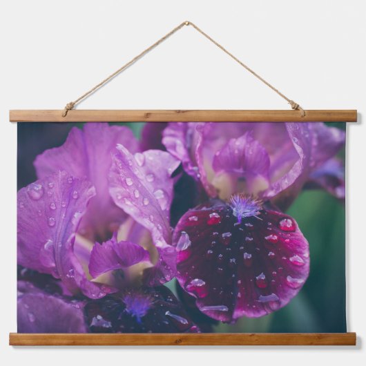 Paarse iris na regen hangend wandkleed (Voorkant)
