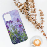 Paarse Irises Floral Landschap Claude Monet Case-Mate iPhone Case<br><div class="desc">Een iPhone 12 hoesje met het schilderij van de Franse artiest Claude Monet (1840-1926),  Paarse Irissen (ca. 1917). Wuivende paarse bloemen met een gevlekte lila achtergrond.</div>