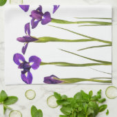 Paarse irissen geïsoleerd op een witte achtergrond theedoek (Gevouwen)