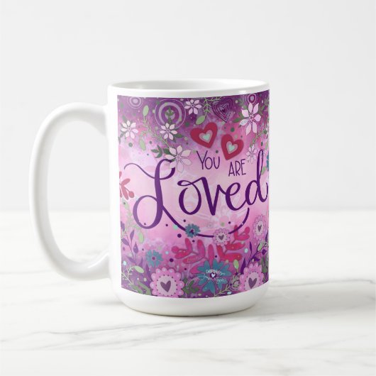 Paarse je bent geliefd Valentijn bloemeninspiratie Koffiemok (Links)