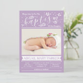 Paarse kalligrafie doopsel foto uitnodiging Kaart (Staand voorkant)