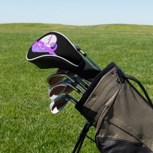 Paarse kameleon met cirkel gepersonaliseerd golfheadcover (Insitu)