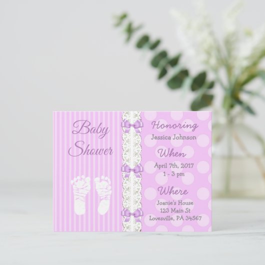Paarse kant en boog meisje Baby shower uitnodiging (Staand voorkant)