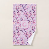 Paarse kersenbloesems gepersonaliseerd monogram bad handdoek (Handdoek)