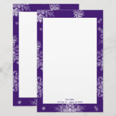 Paarse kerst sneeuwvlokken gepersonaliseerd briefpapier (Voorkant / Achterkant)