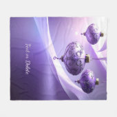 Paarse Kerstbal Dekensloffen Fleece Deken (Voorkant (Horizontaal))