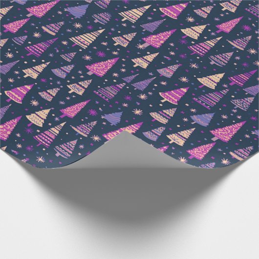Paarse kerstbomen Sneeuwvlokken Blauw Kerstmis Cadeaupapier (Hoek)