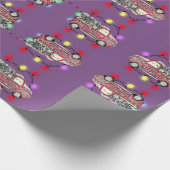 Paarse kerstboom op vrachtwagen cadeaupapier (Hoek)