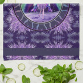 Paarse keukenhanddoeken voor de hondenbank (Gevouwen)