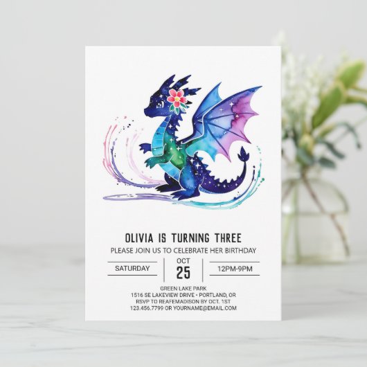 Paarse kleine draak digitale meisje verjaardag kaart (Staand voorkant)