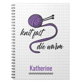 Paarse Knit Fast, Die Warm Notitieboek
