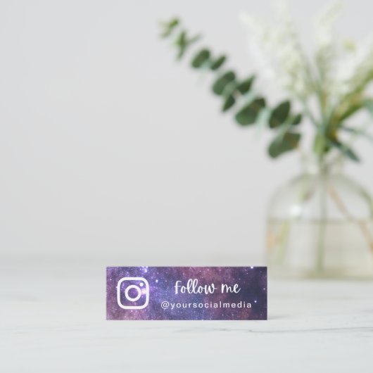 Paarse kosmische sterrenstelsels volgen de QR-code Mini Visitekaartje (Staand voorkant)