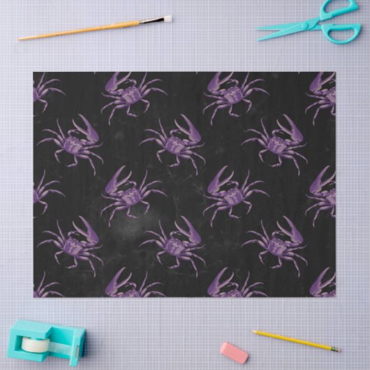 Paarse krabben op zwarte lospagina tissuepapier (Craft)