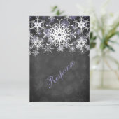 Paarse krijtbord stijl Trouw RSVP kaart (Staand voorkant)