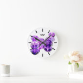 Paarse kringen gepersonaliseerde initialen wandklo ronde klok (Huis)