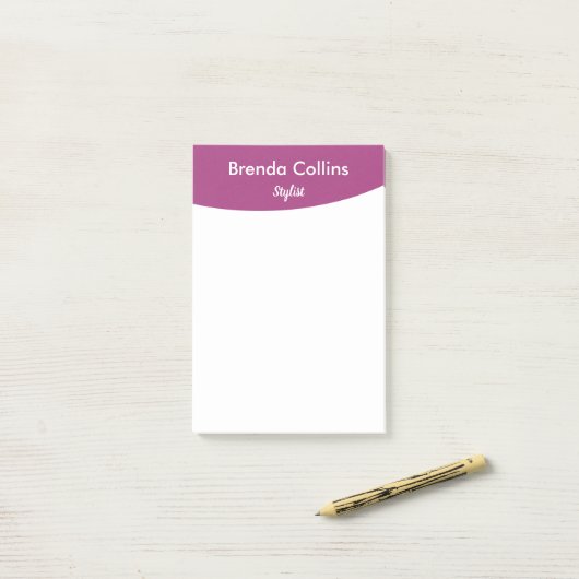 Paarse kromme en witte druk post-it® notes (Op bureau)