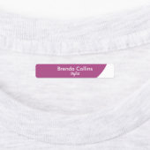 Paarse kromme en witte werknemer labels (Aangebracht)