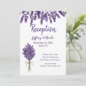 Paarse lavendel Sering Bloem Bruiloft Uitnodiging (Staand voorkant)