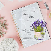 Paarse Lavendel Stems In Een Basket Bloemen Huweli Vellum Uitnodigingen