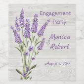 Paarse lavendelbloemen op houten verlovingsfeest wijn etiket (Enkel label)