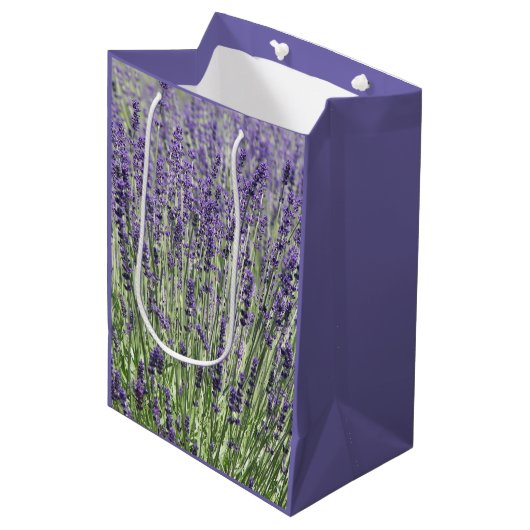 Paarse Lavender Fields Floral Medium Cadeauzakje (Voorkant Gekanteld)