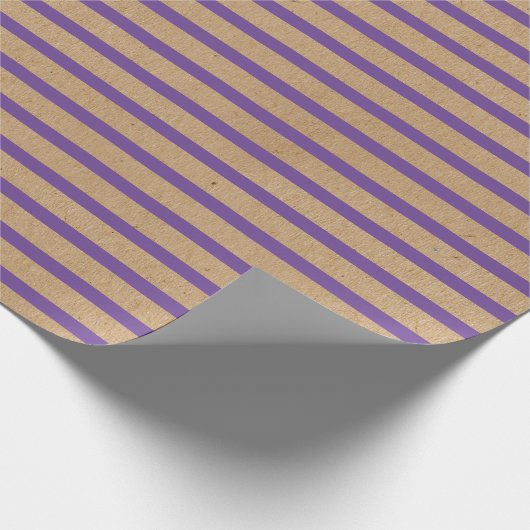 Paarse lavender Violet Lines Faux Rustic Kraft Cadeaupapier (Hoek)
