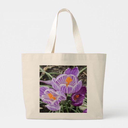 Paarse lentescrocussen. grote tote bag (Achterkant)