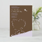 Paarse liefdevogel bruiloft uitnodiging (Staand voorkant)