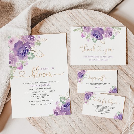 Paarse lila baby op uitnodiging van het bloom baby