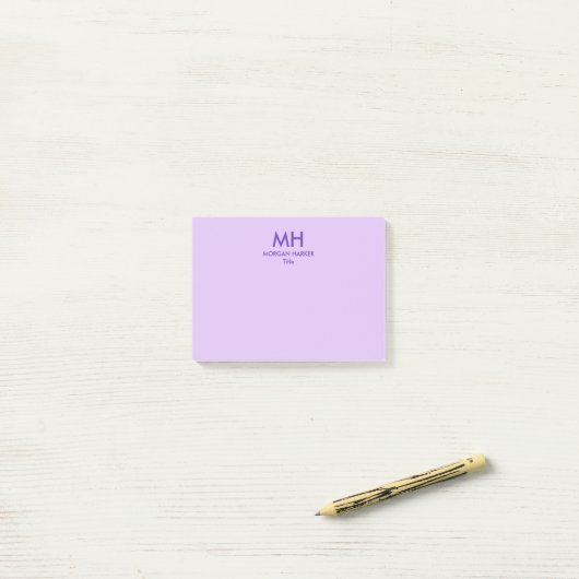 Paarse Lila Minimal Clean Initialen Post-it® Notes (Op bureau)