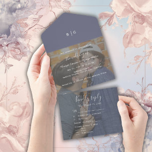 paarse lila monogram foto bruiloft all in one uitnodiging