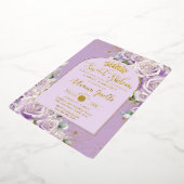 Paarse Lila Rozen Floral Gold Sweet 16 Birthday Folie Uitnodiging (Gedraaid)