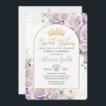 Paarse Lila Rozen Floral Gold Sweet 16 Birthday Kaart<br><div class="desc">Personaliseer deze luxe Sweet 16 verjaardagsuitnodiging gemakkelijk en snel. Klik op de knop Bewerken met ontwerpgereedschappen om de tekst te bewerken,  lettertypen en lettertypekleuren te wijzigen. Met prachtige paarse lila rozen met florale en elegante gouden accenten. Overeenkomende objecten beschikbaar in winkel. (c) Somerset Fine Paperie.</div>